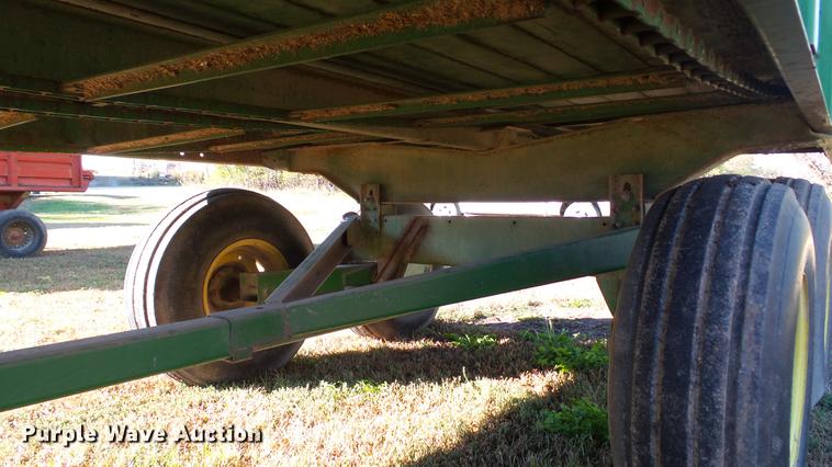 image for item DC1026 John Deere 716A forage wagon