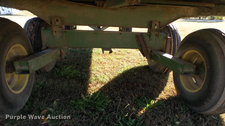 image for item DC1026 John Deere 716A forage wagon