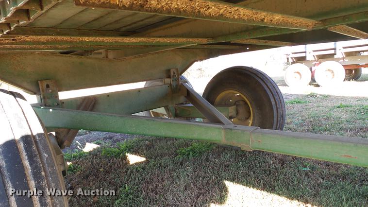 image for item DC1026 John Deere 716A forage wagon