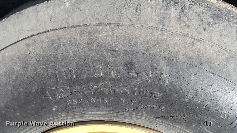 image for item DC1026 John Deere 716A forage wagon