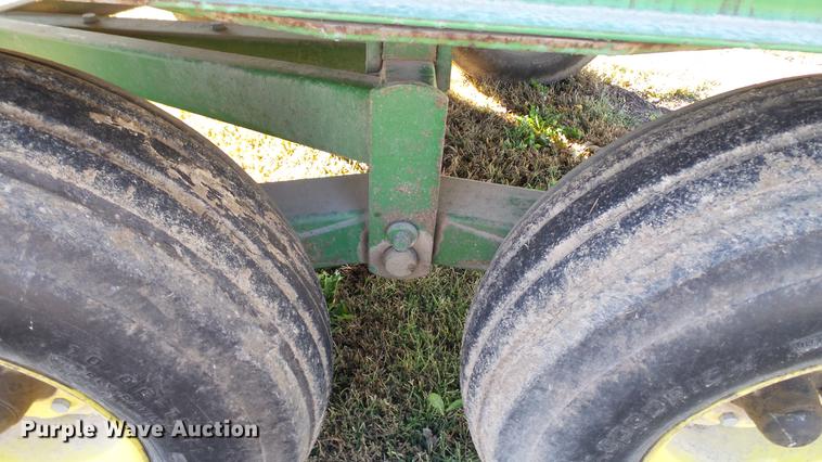 image for item DC1026 John Deere 716A forage wagon