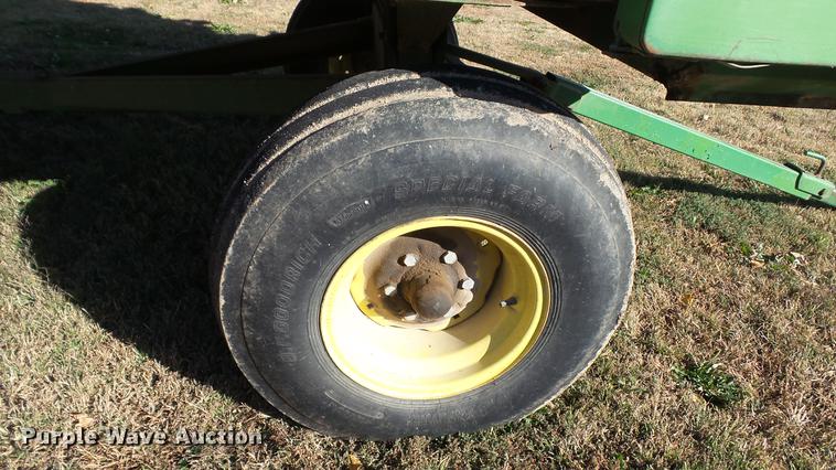 image for item DC1026 John Deere 716A forage wagon