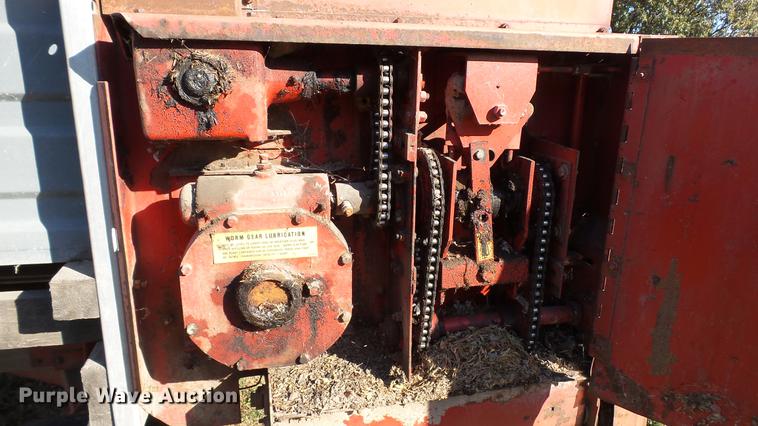 image for item DC1027 Gehl 970 forage wagon