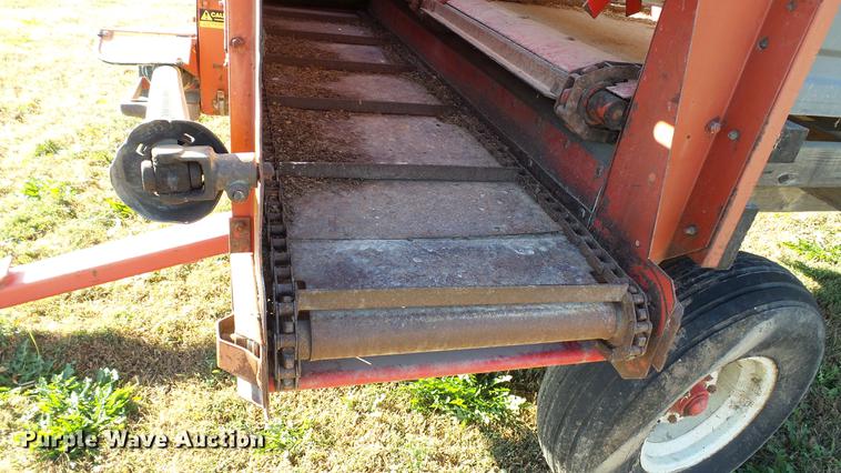 image for item DC1027 Gehl 970 forage wagon