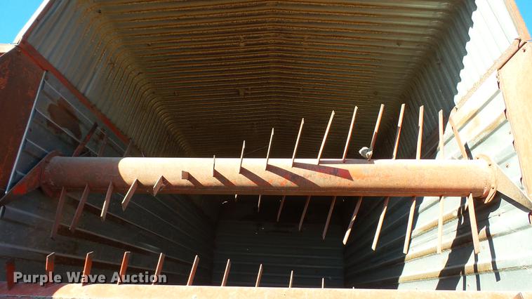 image for item DC1027 Gehl 970 forage wagon