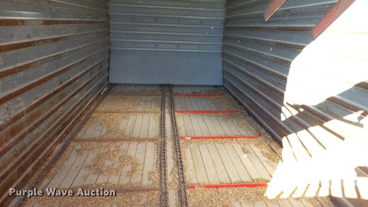 image for item DC1027 Gehl 970 forage wagon