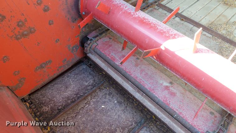 image for item DC1027 Gehl 970 forage wagon