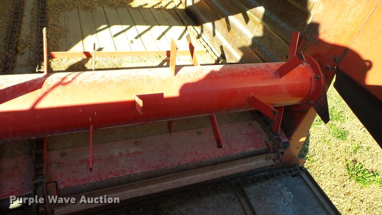 image for item DC1027 Gehl 970 forage wagon