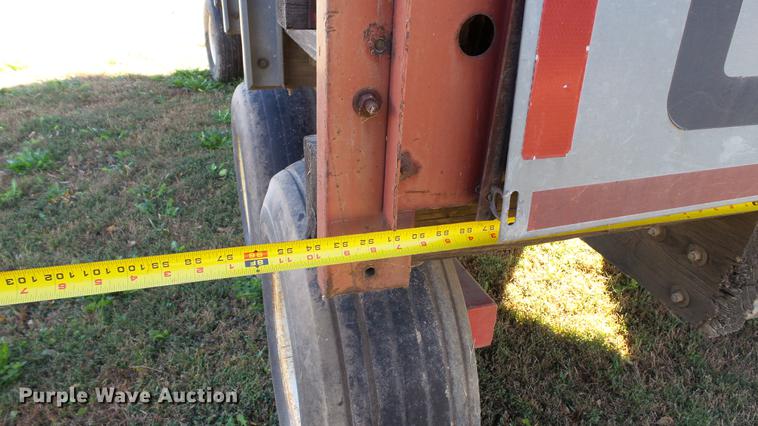 image for item DC1027 Gehl 970 forage wagon