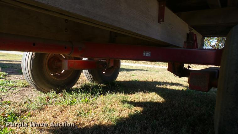 image for item DC1027 Gehl 970 forage wagon