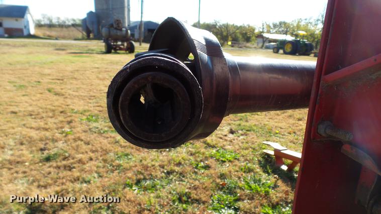 image for item DC1028 Gehl 980 forage wagon