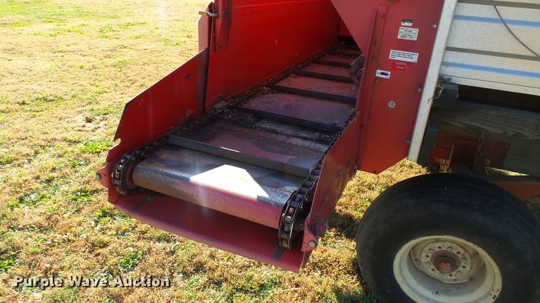 image for item DC1028 Gehl 980 forage wagon