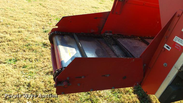 image for item DC1028 Gehl 980 forage wagon