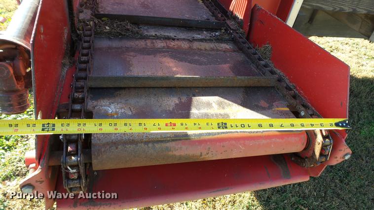 image for item DC1028 Gehl 980 forage wagon