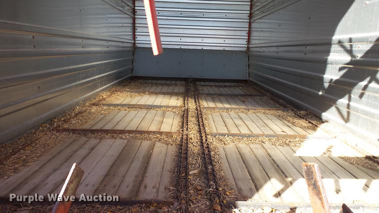 image for item DC1028 Gehl 980 forage wagon