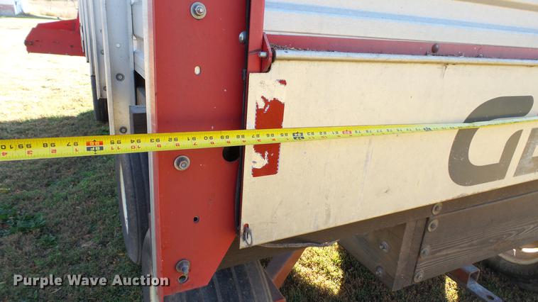 image for item DC1028 Gehl 980 forage wagon