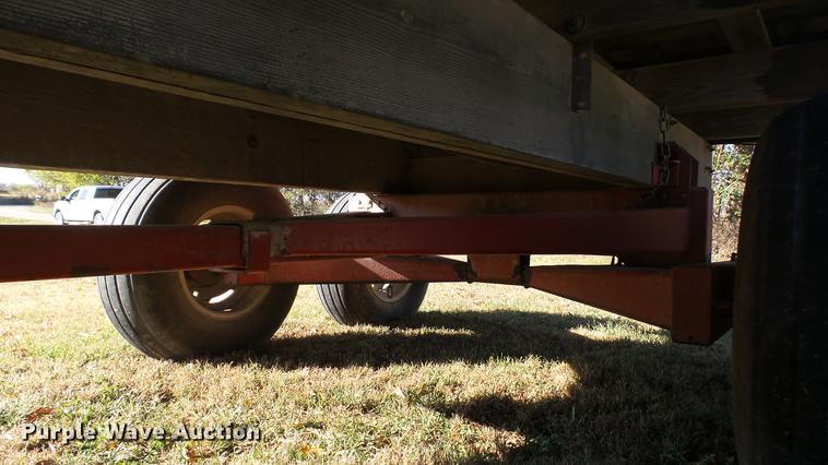 image for item DC1028 Gehl 980 forage wagon