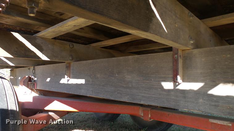 image for item DC1028 Gehl 980 forage wagon