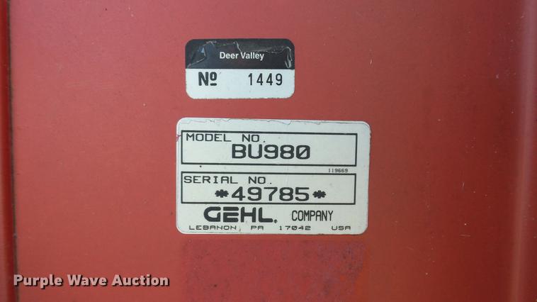 image for item DC1028 Gehl 980 forage wagon