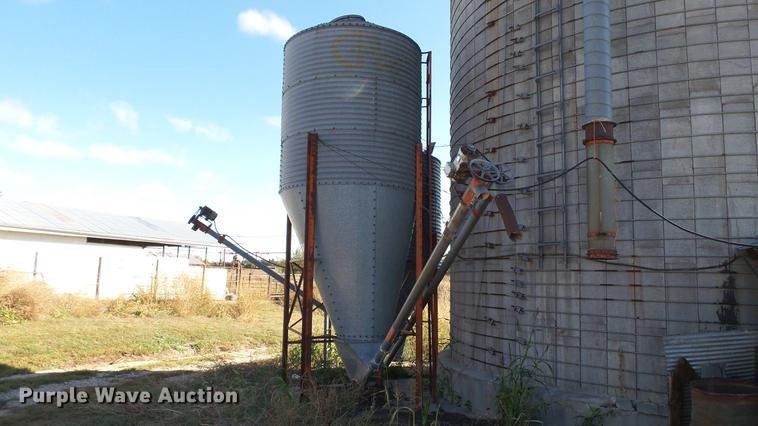 image for item DC1030 Galvanized grain storage bin