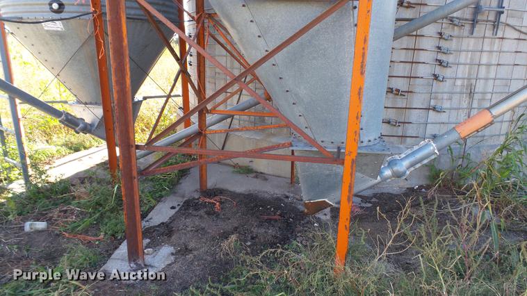 image for item DC1030 Galvanized grain storage bin