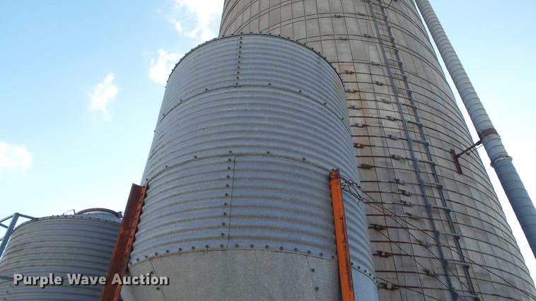 image for item DC1030 Galvanized grain storage bin