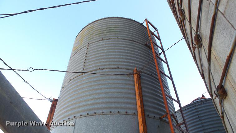 image for item DC1030 Galvanized grain storage bin