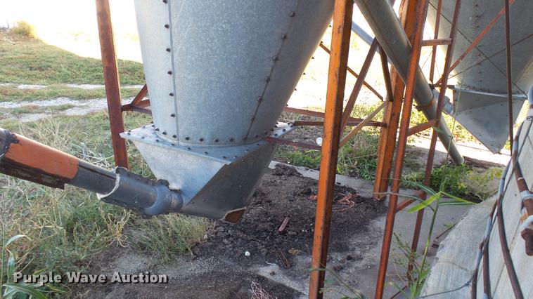 image for item DC1030 Galvanized grain storage bin