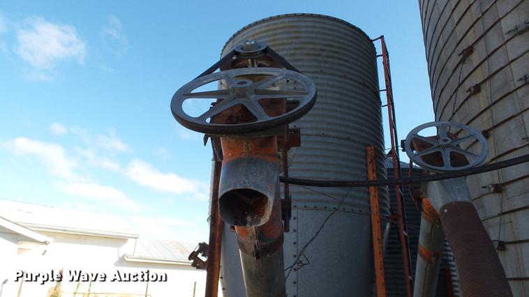 image for item DC1030 Galvanized grain storage bin