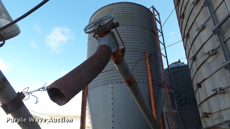 image for item DC1030 Galvanized grain storage bin