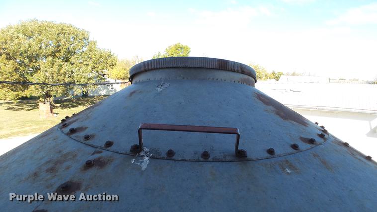 image for item DC1030 Galvanized grain storage bin