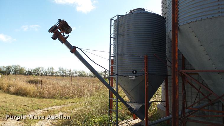 image for item DC1031 Galvanized grain storage bin