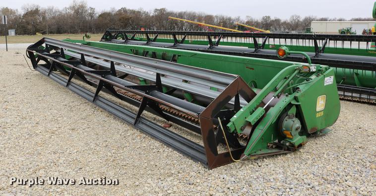 image for item DC3700 1997 John Deere 925R rigid head