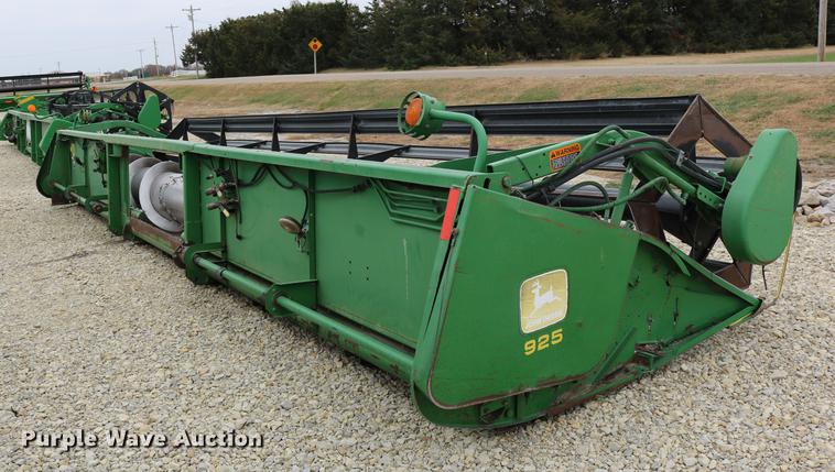 image for item DC3700 1997 John Deere 925R rigid head