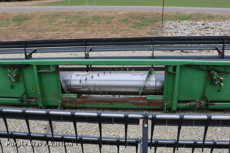 image for item DC3700 1997 John Deere 925R rigid head