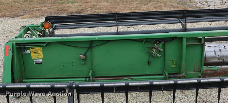 image for item DC3700 1997 John Deere 925R rigid head