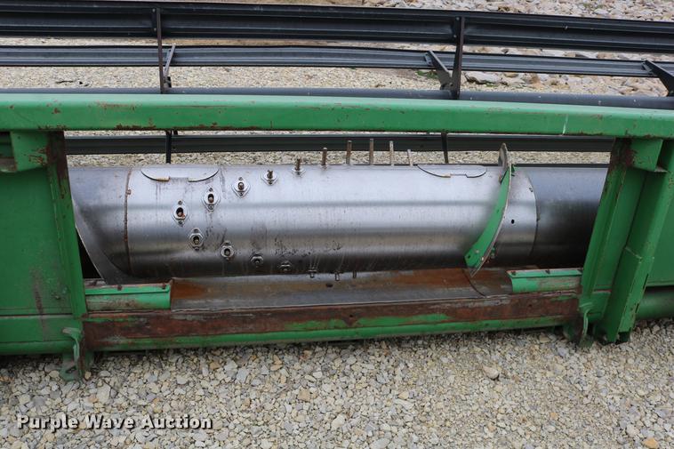 image for item DC3700 1997 John Deere 925R rigid head