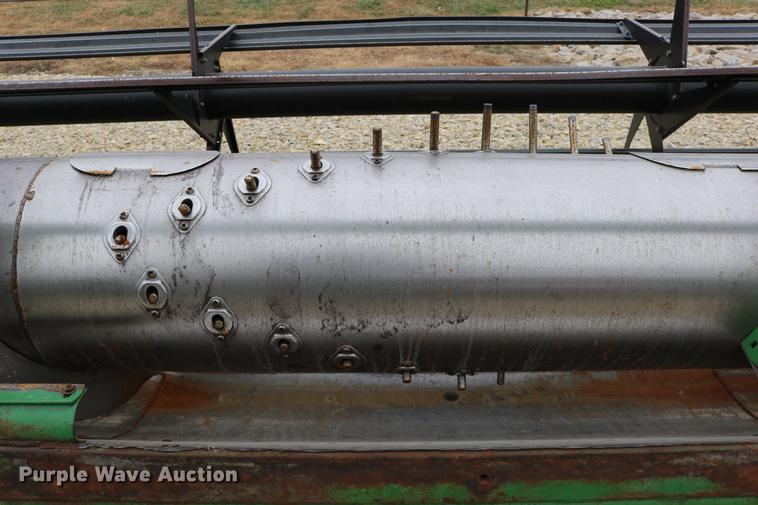 image for item DC3700 1997 John Deere 925R rigid head