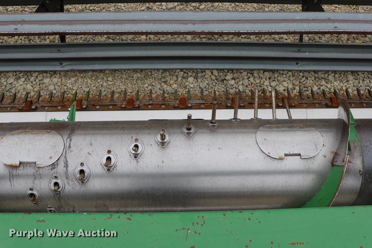 image for item DC3700 1997 John Deere 925R rigid head