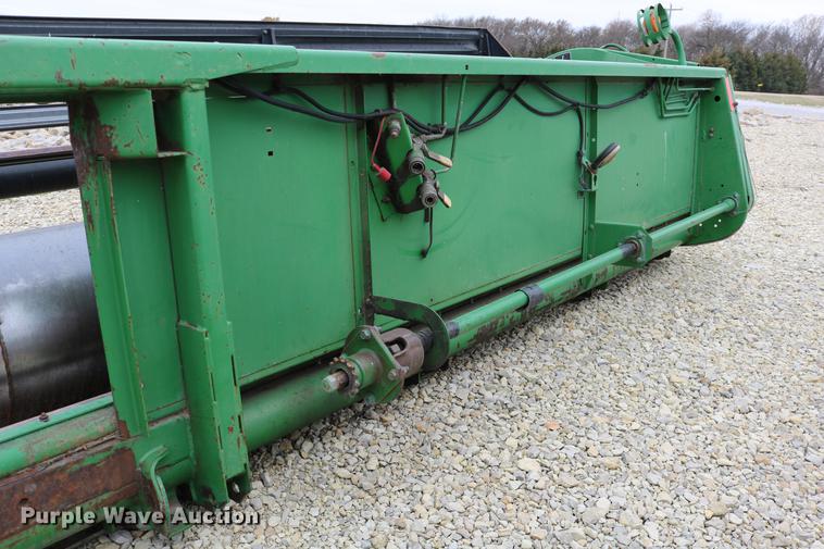 image for item DC3700 1997 John Deere 925R rigid head