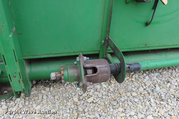 image for item DC3700 1997 John Deere 925R rigid head