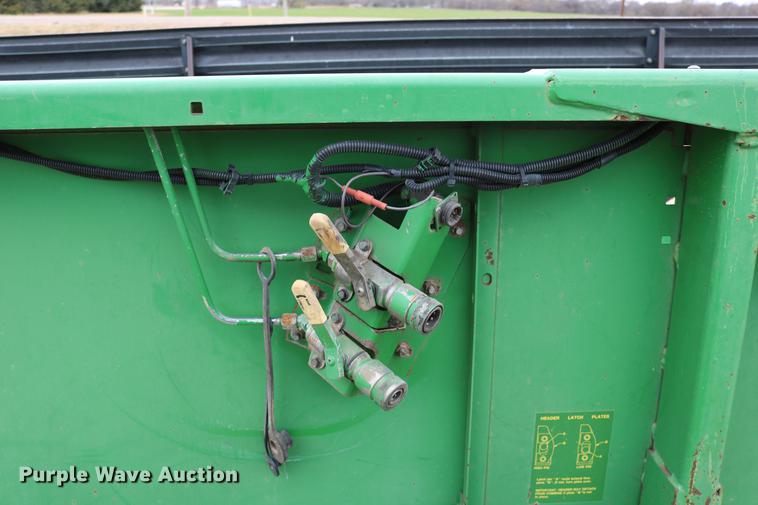 image for item DC3700 1997 John Deere 925R rigid head