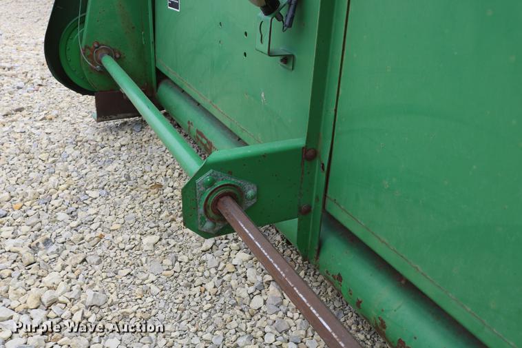 image for item DC3700 1997 John Deere 925R rigid head