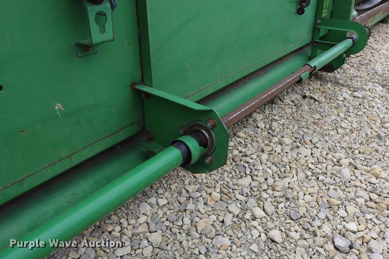 image for item DC3700 1997 John Deere 925R rigid head