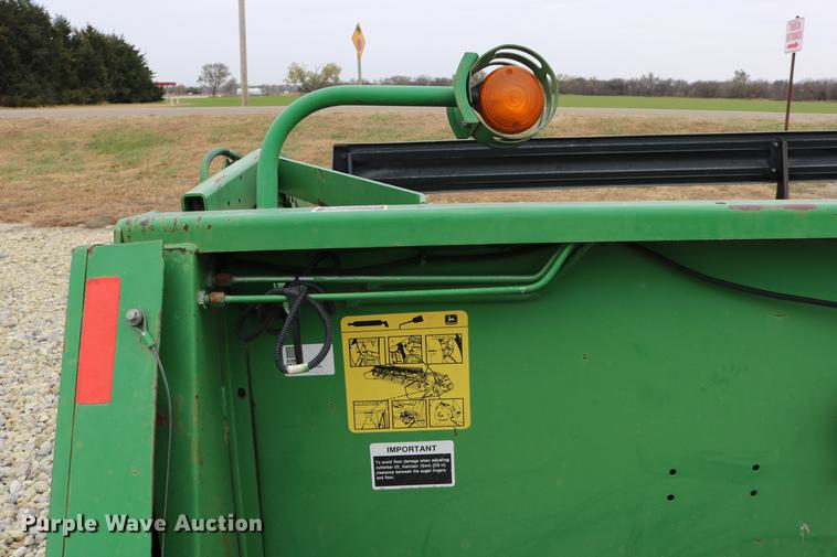 image for item DC3700 1997 John Deere 925R rigid head