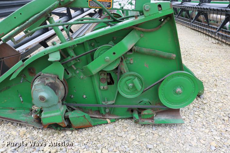 image for item DC3700 1997 John Deere 925R rigid head