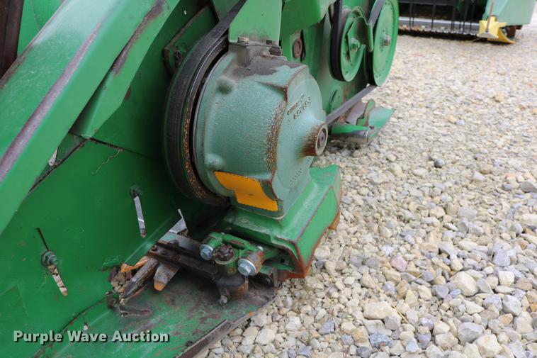 image for item DC3700 1997 John Deere 925R rigid head