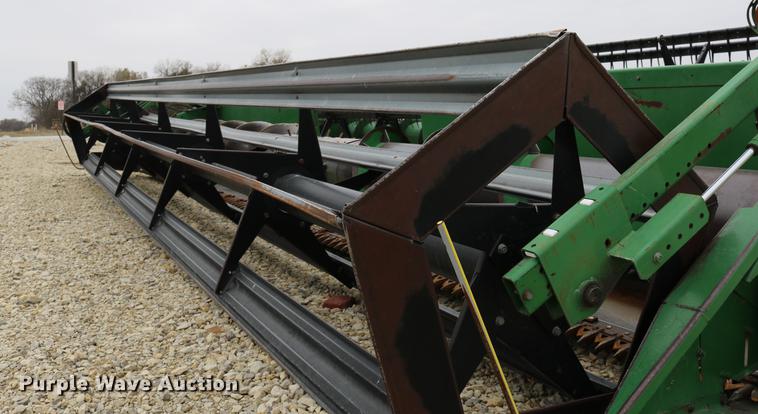 image for item DC3700 1997 John Deere 925R rigid head