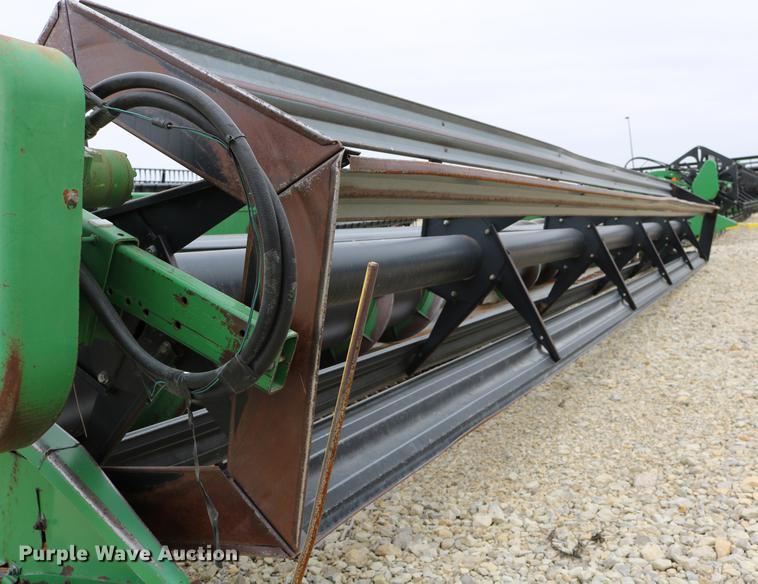 image for item DC3700 1997 John Deere 925R rigid head