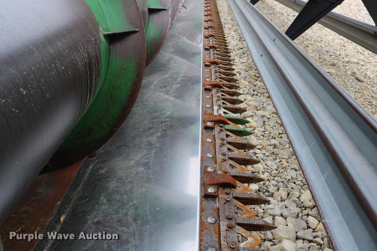 image for item DC3700 1997 John Deere 925R rigid head